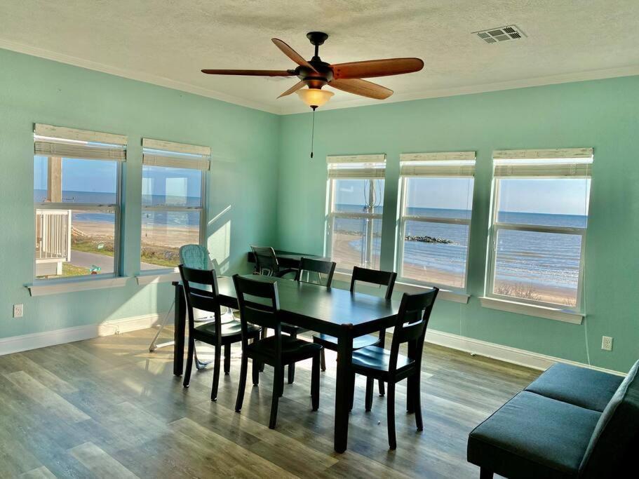 Oceanfront Home Near Hollybeach Cameron Bagian luar foto